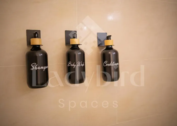 Ladybird - Veranda Eden Apartment *
